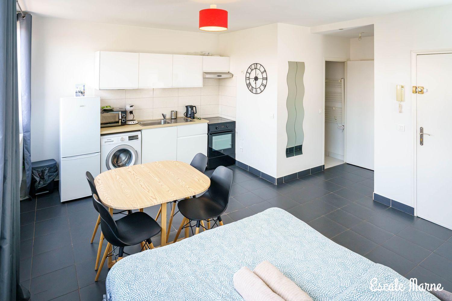 Escale-Marne Fr - 102 - Free Parking - Free Luggage Storage - All Equipped - Linen Included - Washing Machine - 10Mn Walk Metro 8 - Rer A - Panoramic View - From 1 To 4 Guests Майсонс-Алфорт Екстериор снимка